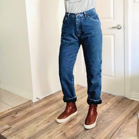 COPY - High-Waisted Fleece-Lined Wrangler Jeans - Picture 2 of 10